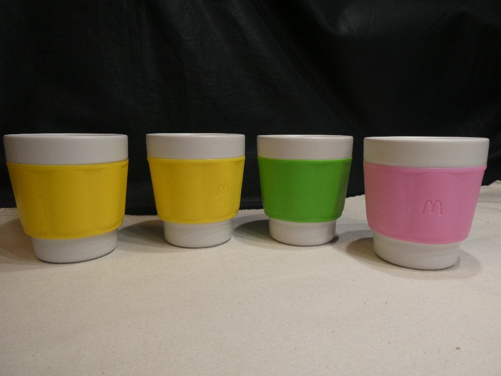 McDo Designer Patrick Norguet Mok - Mc Donalds 4 x, Ophalen of Verzenden, Steen/keramiek, Overige merken, Overige typen