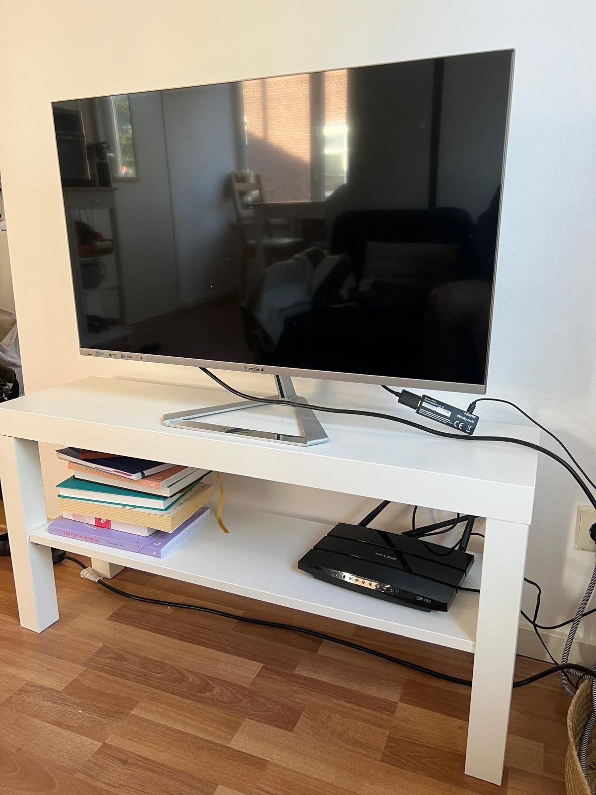 Tv meubel + televisie met chromecast, Ophalen of Verzenden, Zo goed als nieuw, 25 tot 50 cm, Minder dan 100 cm