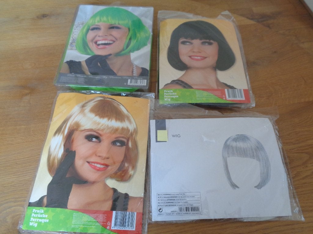 Pruiken:zwart(4),blond(2), groen(1),zilver(3) (boblijn), Ophalen of Verzenden, Nieuw, Hoed of Pruik, Carnaval