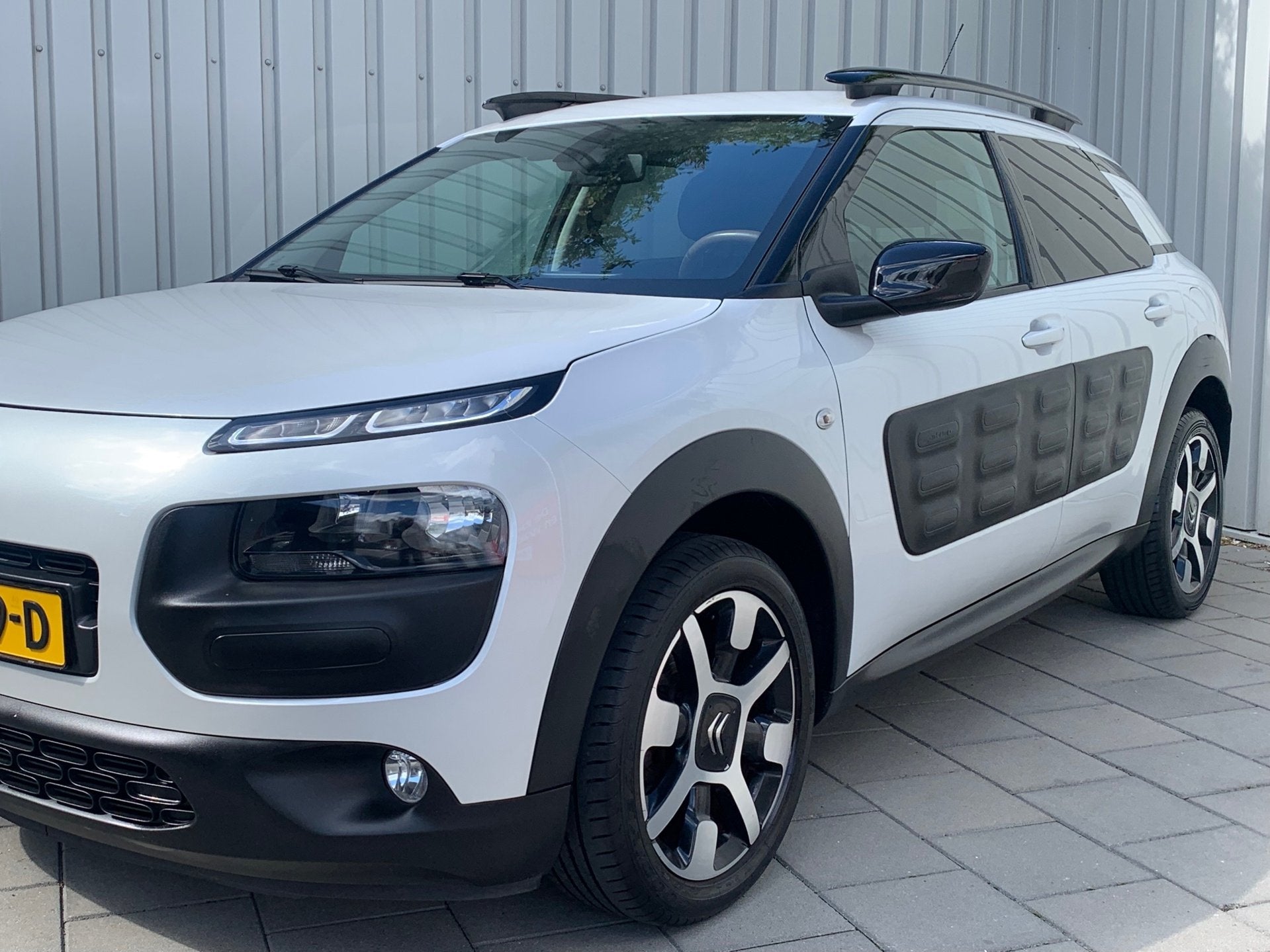 Citroen C4 Cactus 1.2 PureTech Shine|Navigatie|Climate Contr, Auto's, Voorwielaandrijving, Stof, Gebruikt, 1199 cc