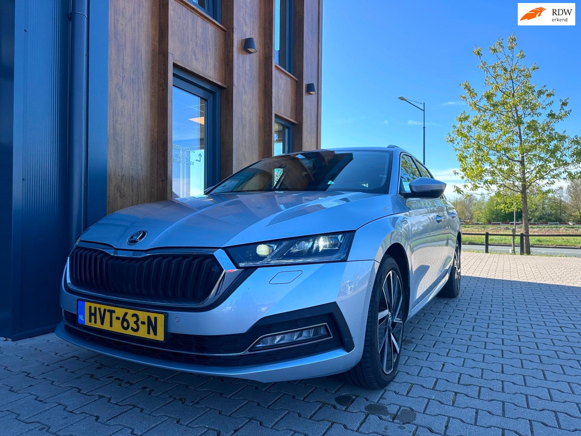 Skoda Octavia Combi 1.4 TSI iV PHEV Sportline l ACC l HUD l, Gebruikt, 150 pk, Leder en Stof, Plug-in hybride