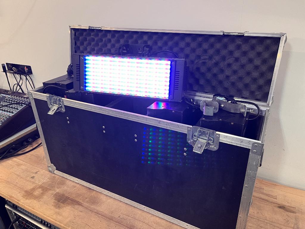 5x Lightmaxx led flash DMX RGB LED spot wash + Flightcase, Ophalen of Verzenden, Gebruikt, Licht