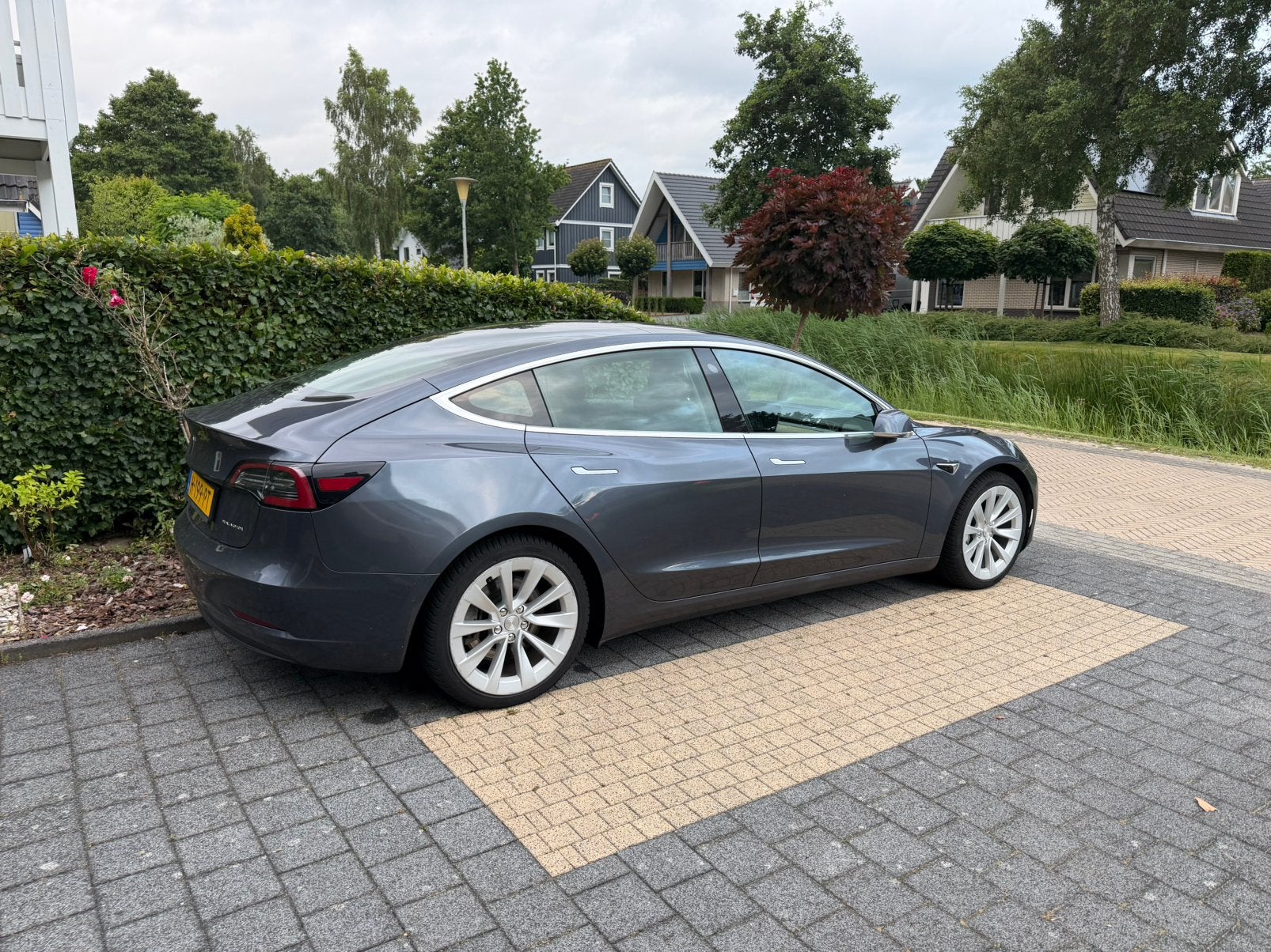 Tesla Model 3 Long Range Dual Motor AWD 75 kWh – april 2020, Automaat, Elektrisch, 351 pk, Vierwielaandrijving