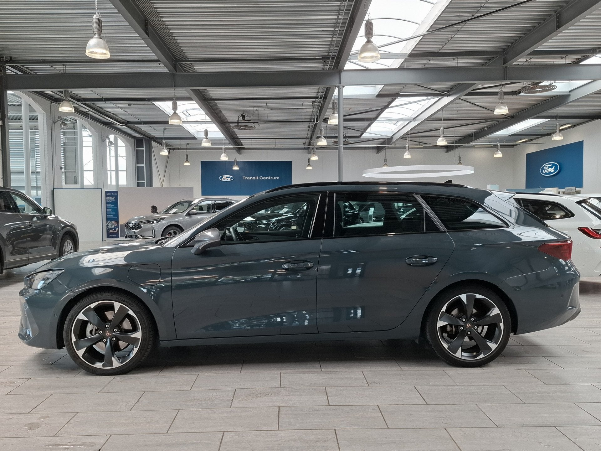 CUPRA Leon Sportstourer 1.5 TSI e-Hybrid PHEV 204pk Business, Auto's, Cupra, 12 maanden, 4 cilinders, Leder en Stof, Plug-in hybride