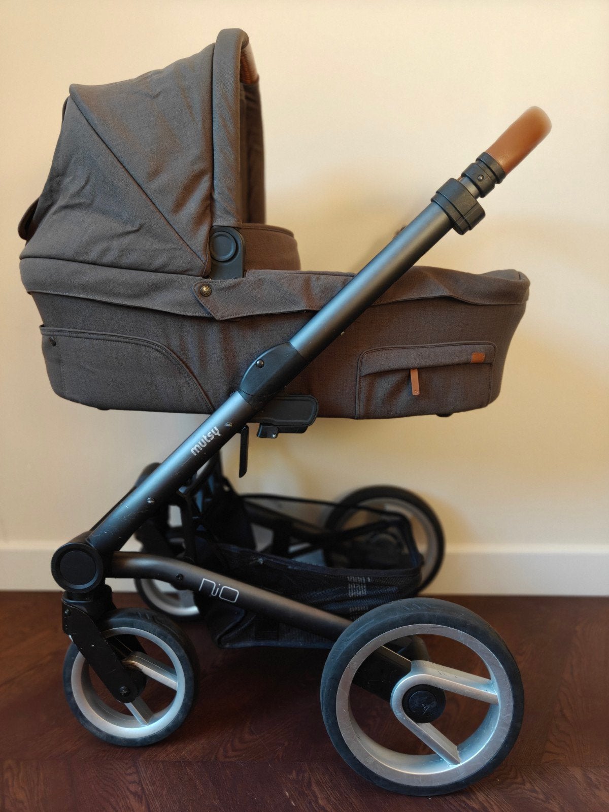 Mutsy Nio Combiwagen Set (incl extra kinderwagen), Ophalen, Gebruikt, Verstelbare duwstang, Combiwagen