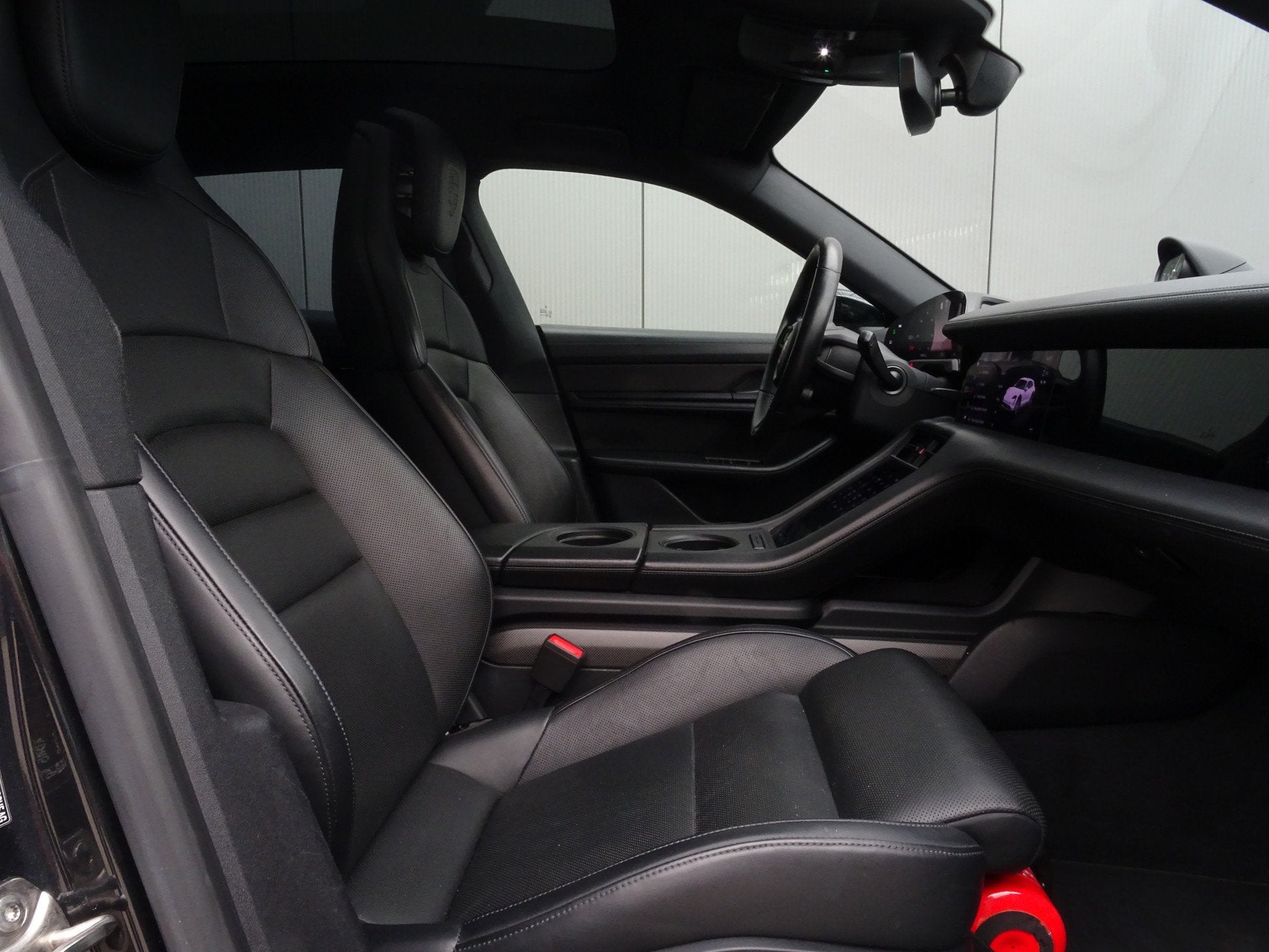 Porsche Taycan Cross Turismo 4S 93 kWh * 370 KM ACCURADIUS *, Auto's, Porsche, Automaat, Zwart, 4 stoelen, Leder