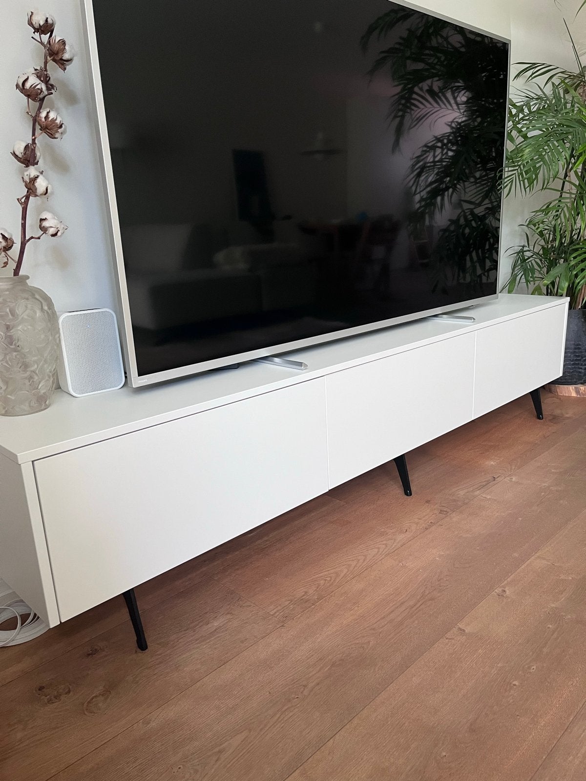 MONOZ tv meubel modern h220 x d36 x h48, Huis en Inrichting, Kasten | Televisiemeubels, Ophalen, Overige materialen, Zo goed als nieuw