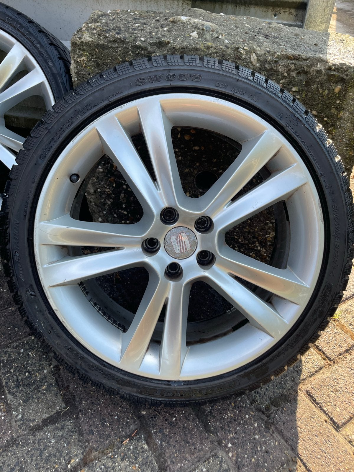 Sportvelgen seat en zwarte standaard velgen inc goeie banden, Auto-onderdelen, Banden en Velgen, Ophalen