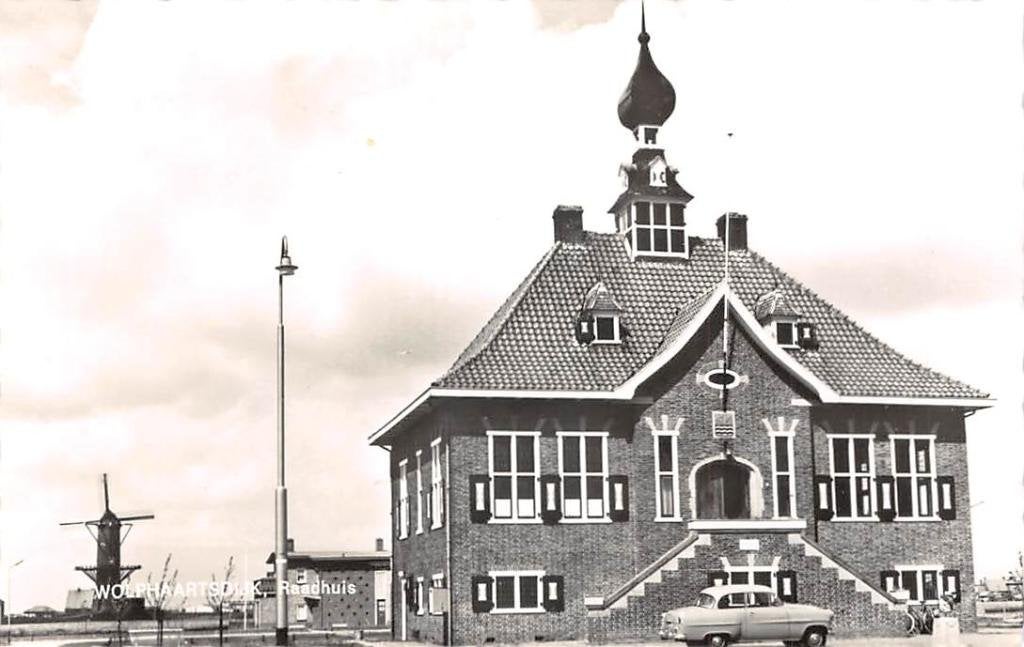 Wolphaartsdijk Raadhuis en molen De Hoop  1962, Ophalen of Verzenden, 1960 tot 1980, Ongelopen, Noord-Brabant