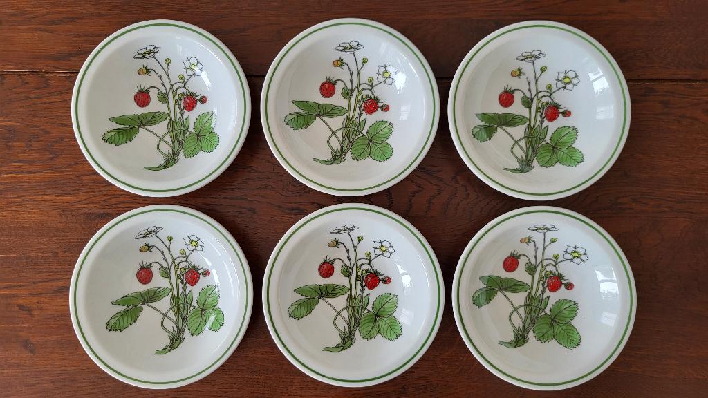 Set van 6 vintage IKEA schaaltjes Marguerite Walfridson, Ophalen, Overige stijlen, Porselein, Schaal of Schalen