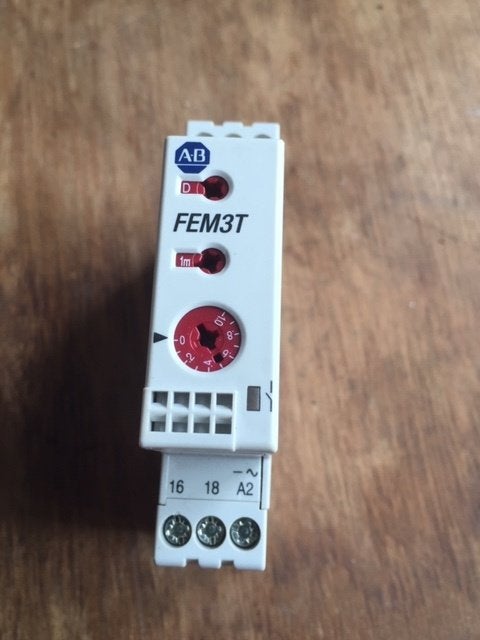 Timer universeel Allen Bradly 24 - 230V vac op of afvallend, Ophalen of Verzenden, Nieuw, Eaton, Overige typen