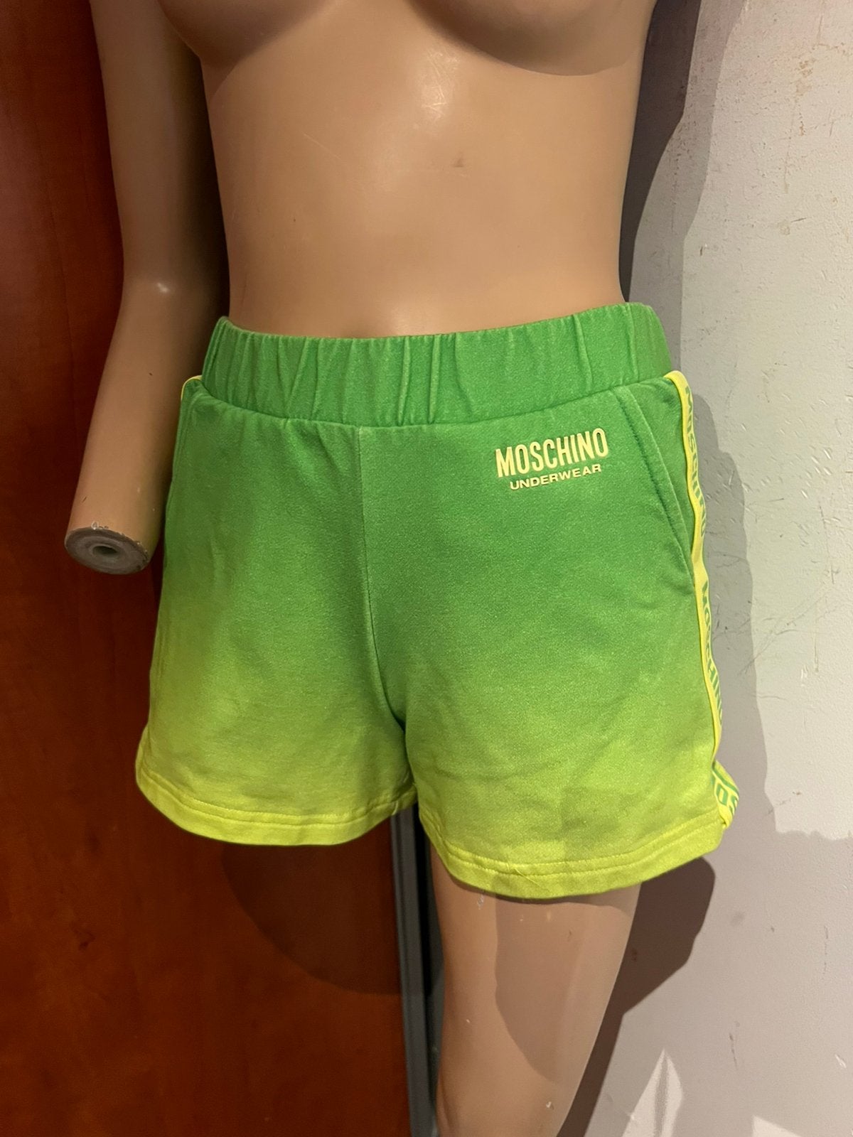 MOSCHINO set maat S origineel zgan, Ophalen of Verzenden, Zo goed als nieuw, C, Maat 36 (S)