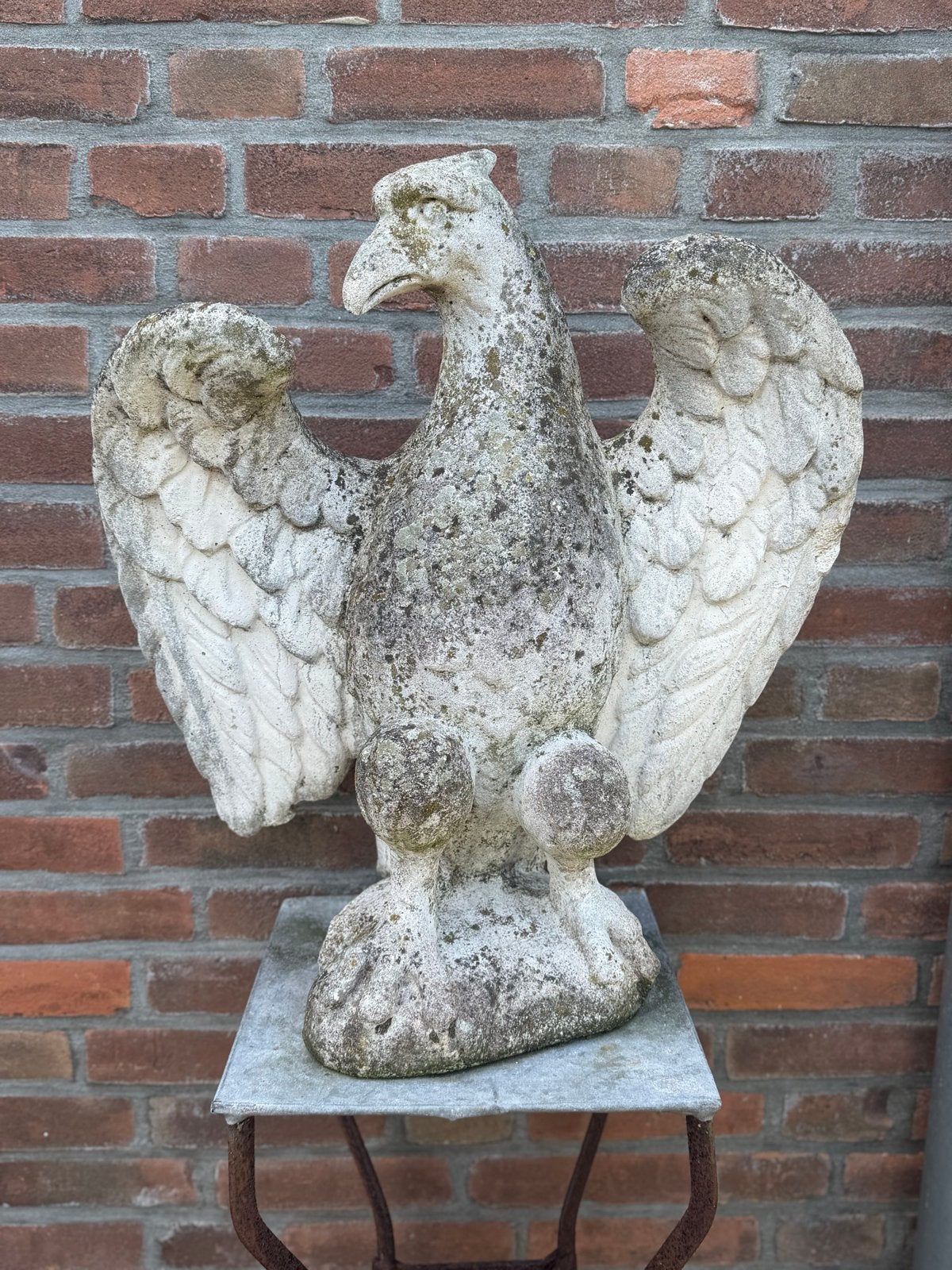 Betonnen Adelaar met Fraaie Verwering - Tuindecoratie, Tuin en Terras, Tuinbeelden, Ophalen, Gebruikt, Beton, Dierenbeeld
