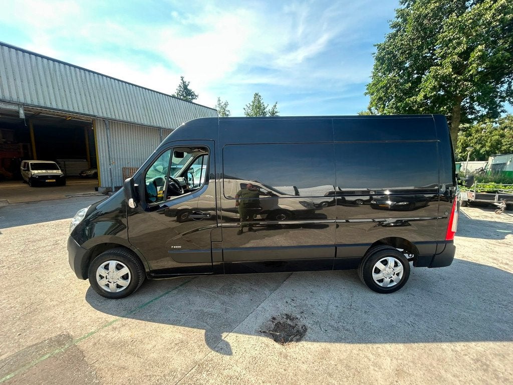 Opel Movano 2.3 CDTI L2H3, Auto's, Bestelauto's, Euro 5, 101 pk, Gebruikt, Zwart