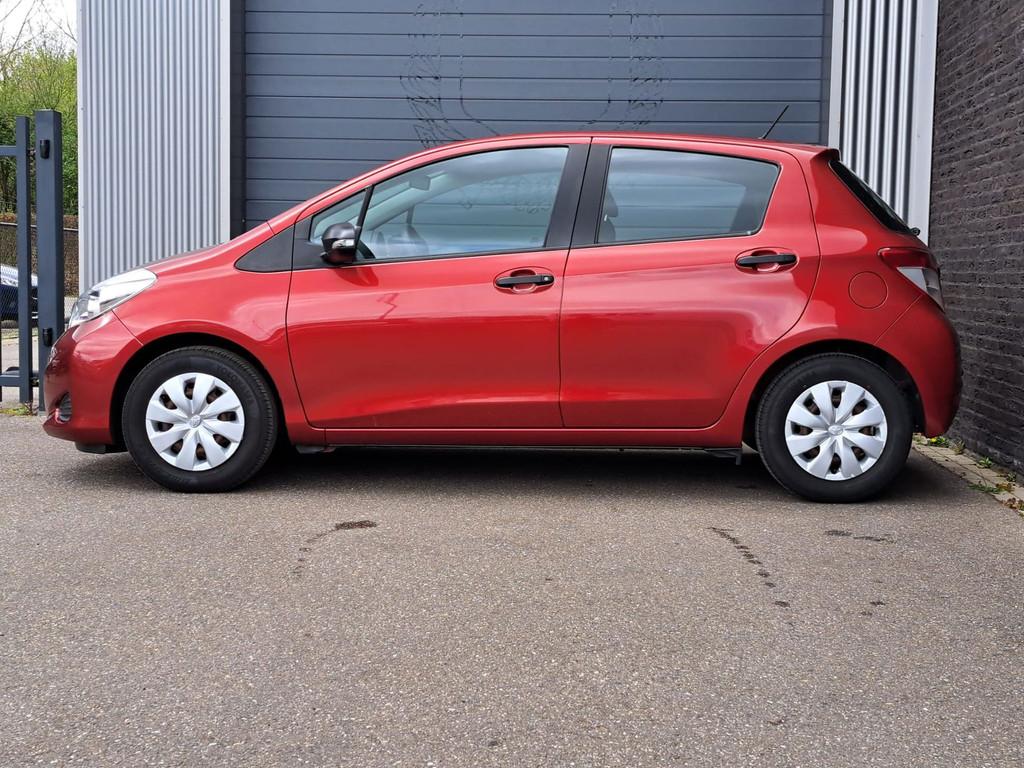 Toyota Yaris 1.3 VVT-i Comfort Airco|Nap, Voorwielaandrijving, Euro 5, Stof, 4 cilinders