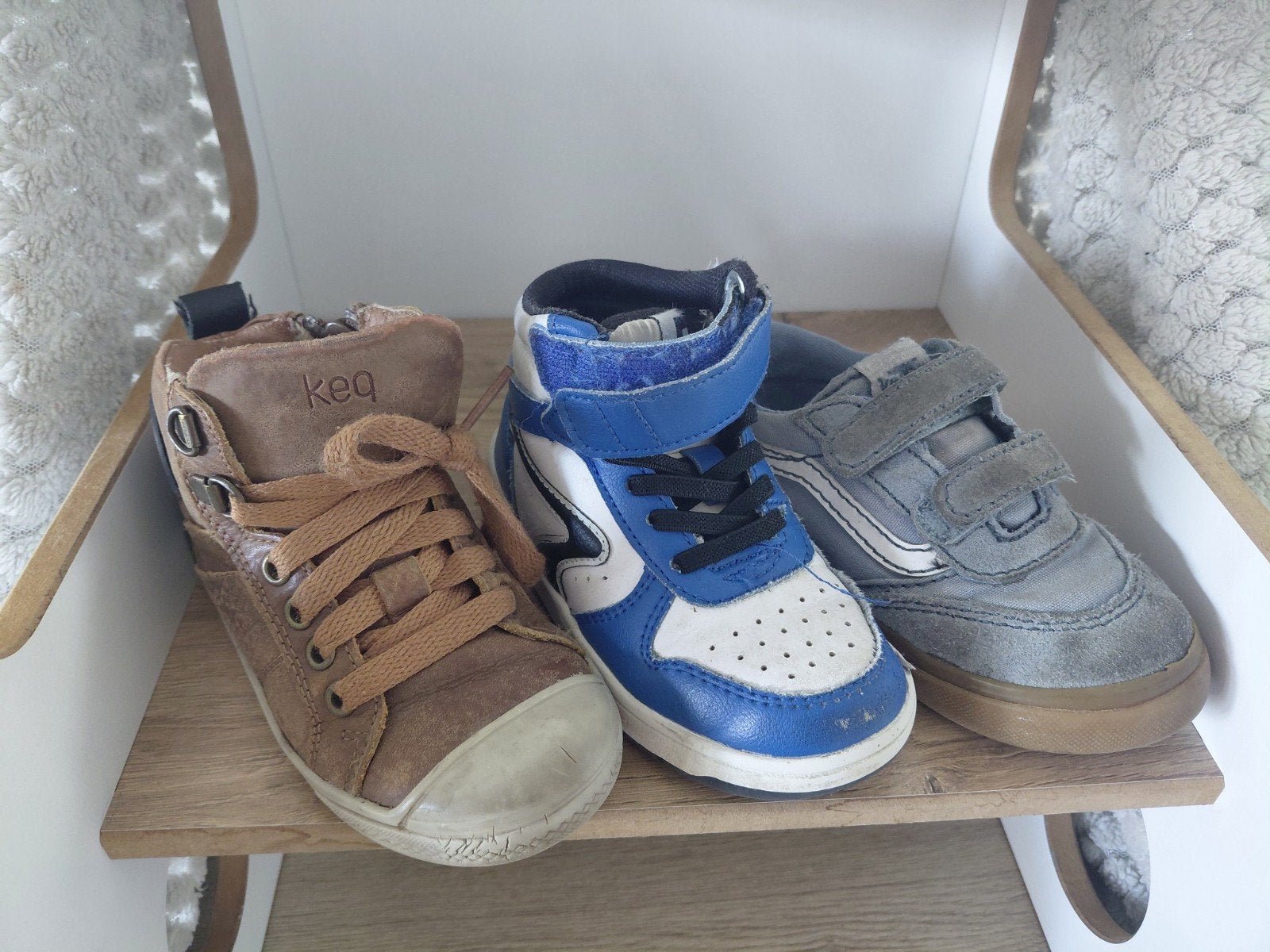 3 paar gebruikte jongensschoenen maat 25: Keq, Vans, Bluebox, Gebruikt, Schoenen, Ophalen of Verzenden, Jongen