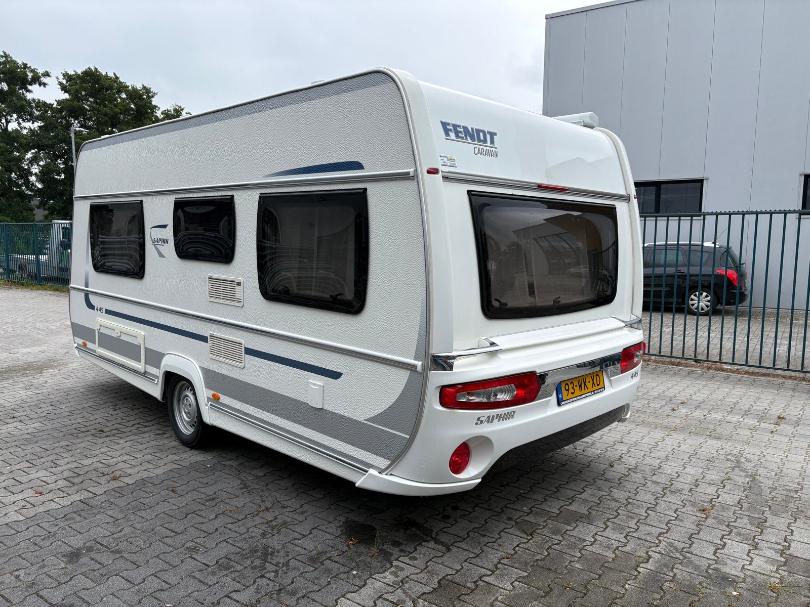 Fendt Saphir 445 - Thule luifel, mover en fietsenrek, Caravans en Kamperen, Caravans, Vast bed, Rondzit, Tot en met 3, Particulier