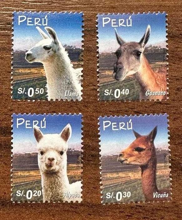 Peru 2004 lama alpaca dieren postfris, Ophalen of Verzenden, Postfris, Zuid-Amerika