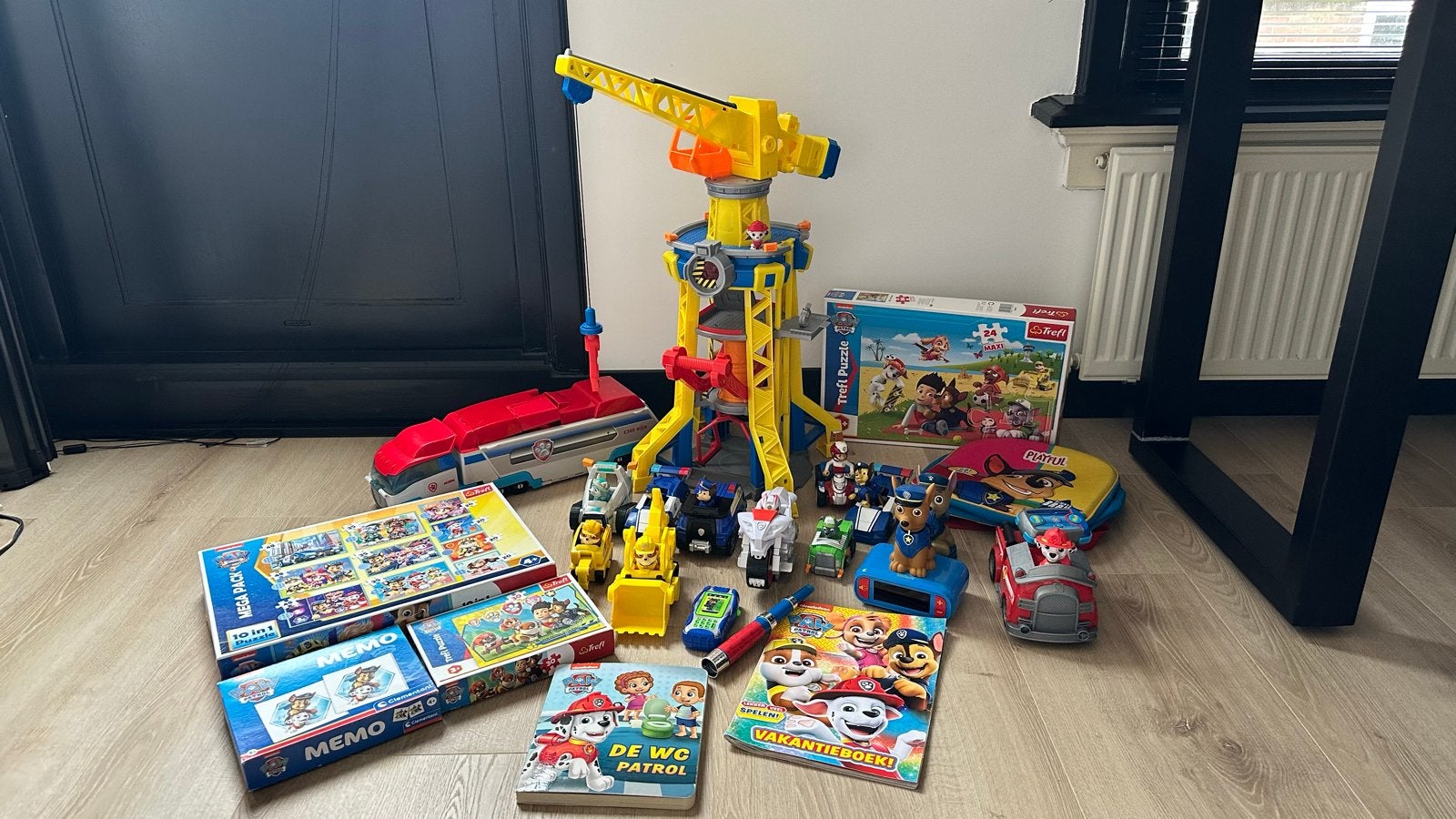 Paw patrol verzamwling met:Rubble & Crew Blafwerf hijskraan, Ophalen, Gebruikt, Jongen of Meisje
