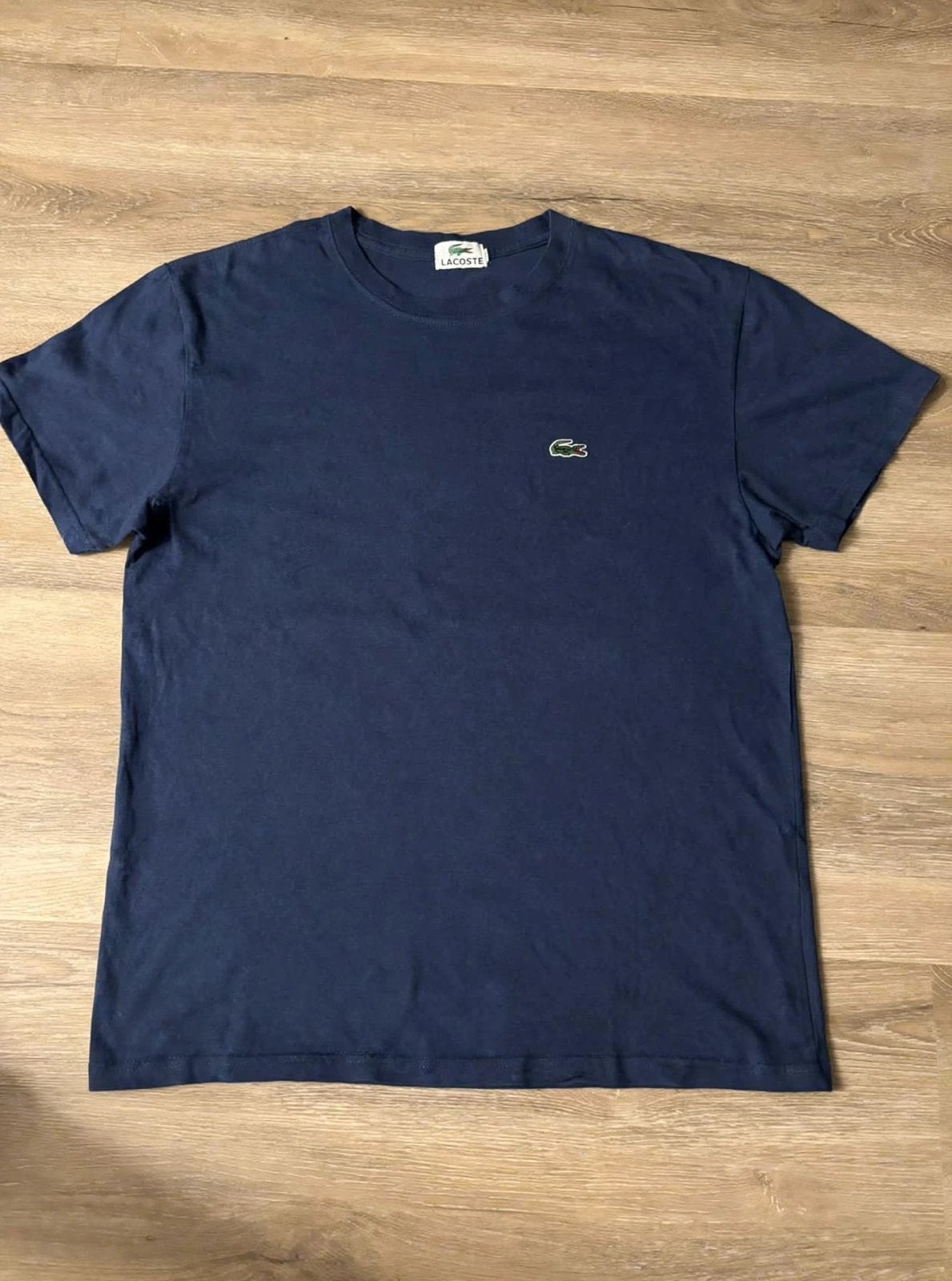 Lacoste T-shirt donkerblauw (valt als maat m/L), Verzenden, Zo goed als nieuw, Maat 48/50 (M), Blauw