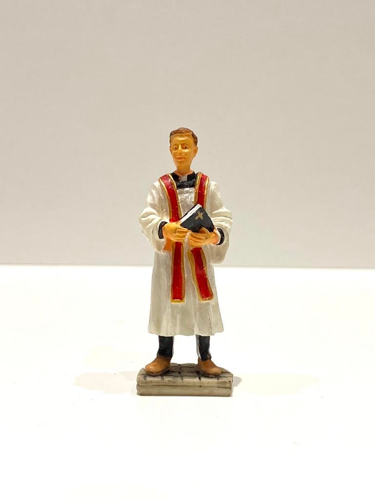 Lemax Minister (02399A), Verzenden