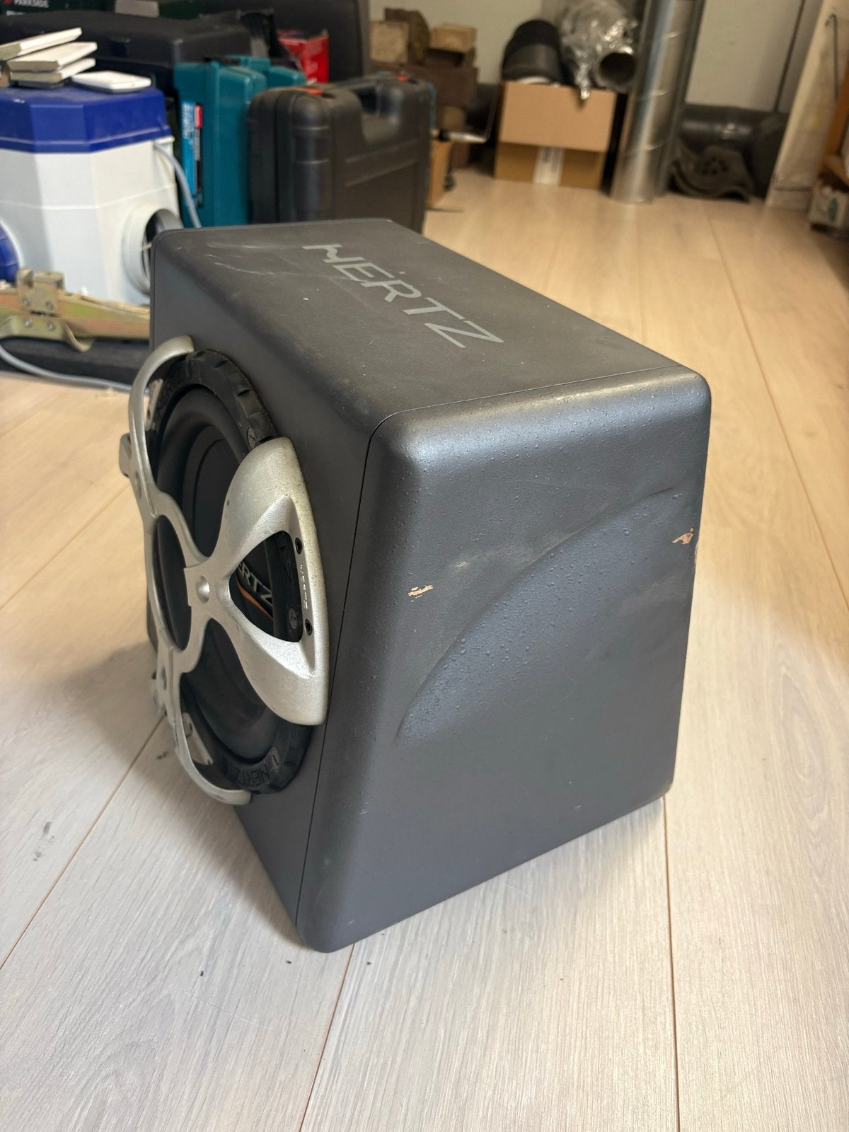 Hertz HBX 250 DS Subwoofer - 900 Watt, Ophalen, Gebruikt, Universele onderdelen