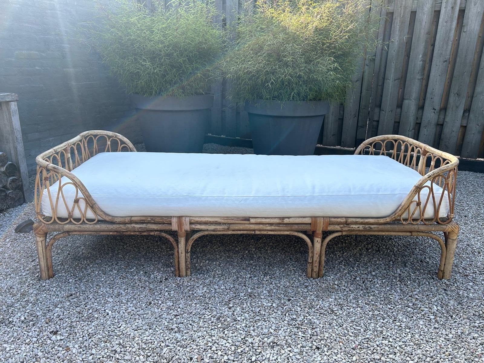 Daybed voor binnen of buiten. Met 2 bamboe tuinstoelen., Tuin en Terras, Ophalen of Verzenden, Zo goed als nieuw, Overige materialen
