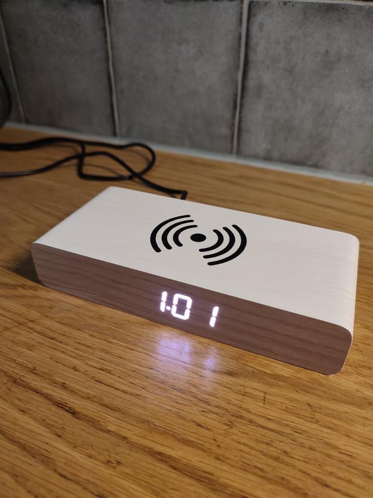 Karlsson wekker retro flat led, Witgoed en Apparatuur, Wekkers, Ophalen of Verzenden, Zo goed als nieuw