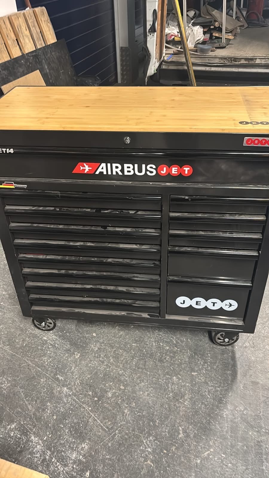 Airbus Gereedschapswagen met uitgebreide set gereedschap, Ophalen, Zo goed als nieuw, Gereedschapsset, Overige merken