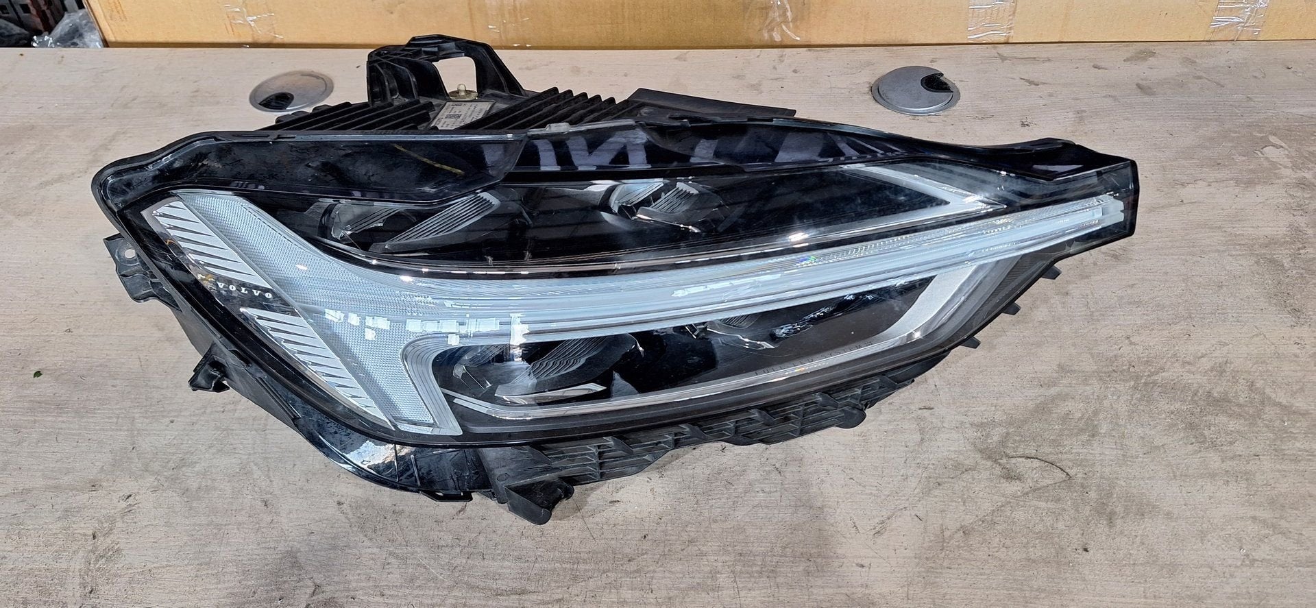VOLVO LED FULL LHD 32133549, Gebruikt, -, -, Ophalen of Verzenden