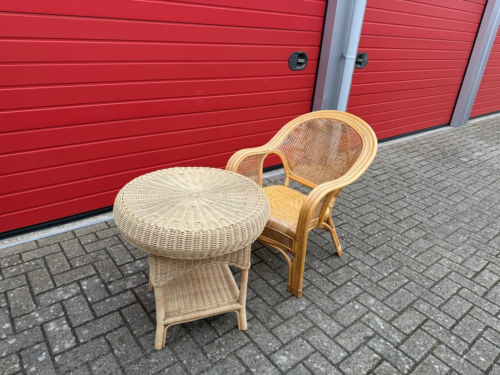 Vintage rotan stoel en bijzettafel, 40 jaar oud, Ophalen, Gebruikt, Overige kleuren, Riet of Rotan