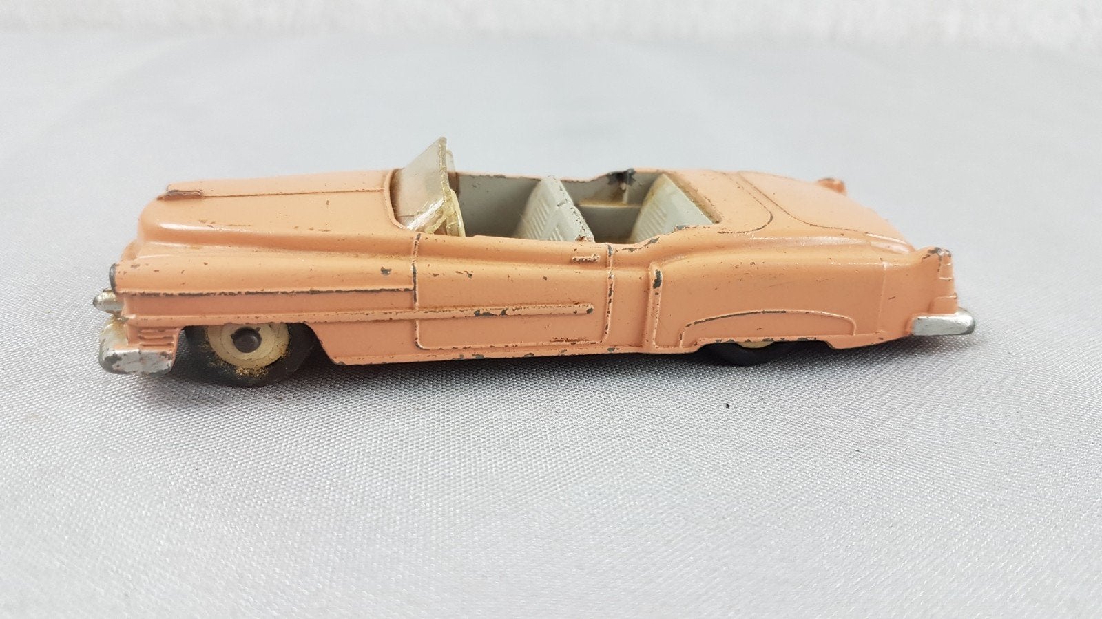 Dinky Toys 131 Cadillac Eldorado - Vintage Modelauto, Ophalen of Verzenden, Gebruikt, Auto