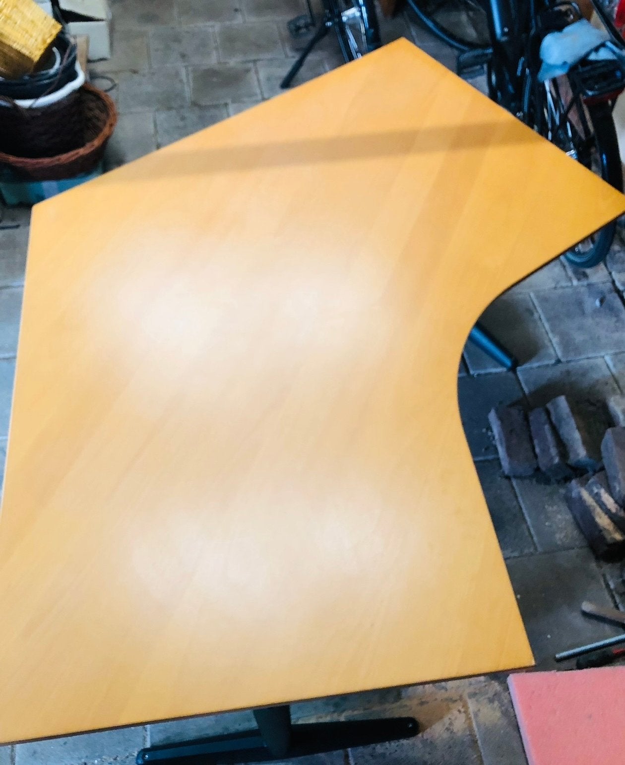 Ruim hoekbureau met verstelbare poten - ideaal voor thuiskan, Ophalen, Gebruikt, Hout, Hoekbureau