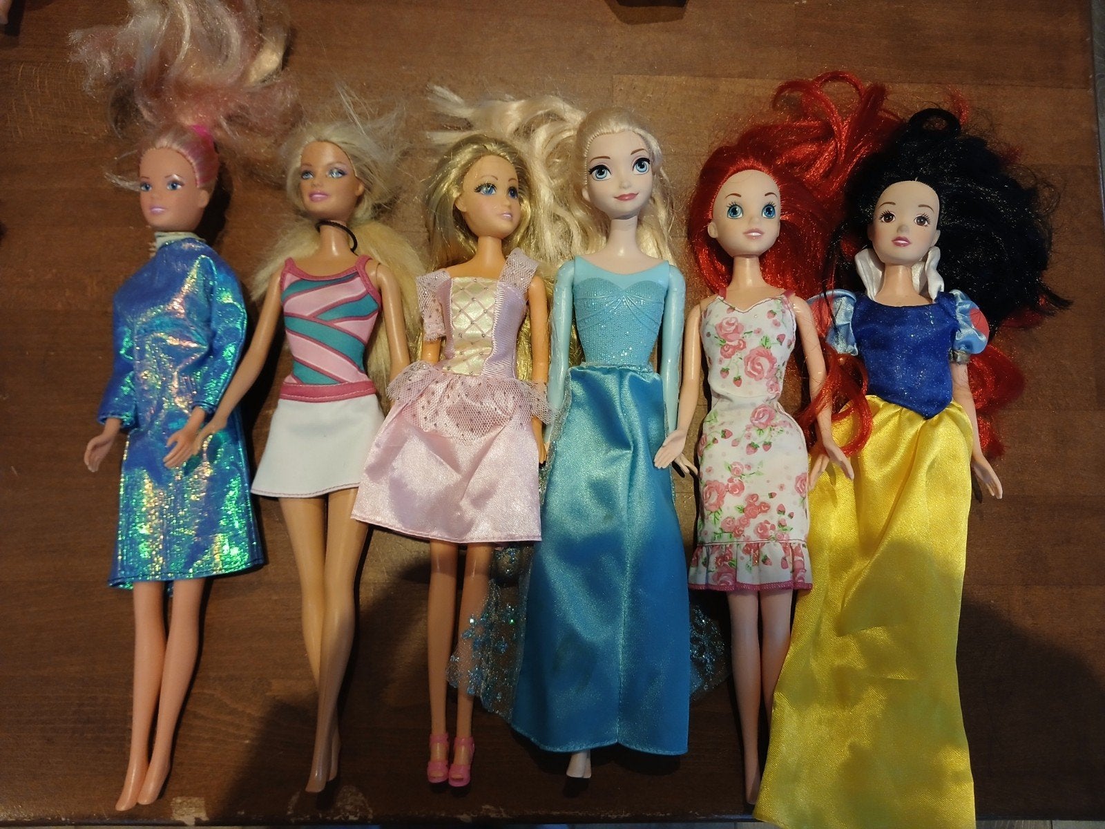 Grote Barbie en poppen collectie met accessoires, Kinderen en Baby's, Ophalen of Verzenden, Gebruikt, Jongen of Meisje