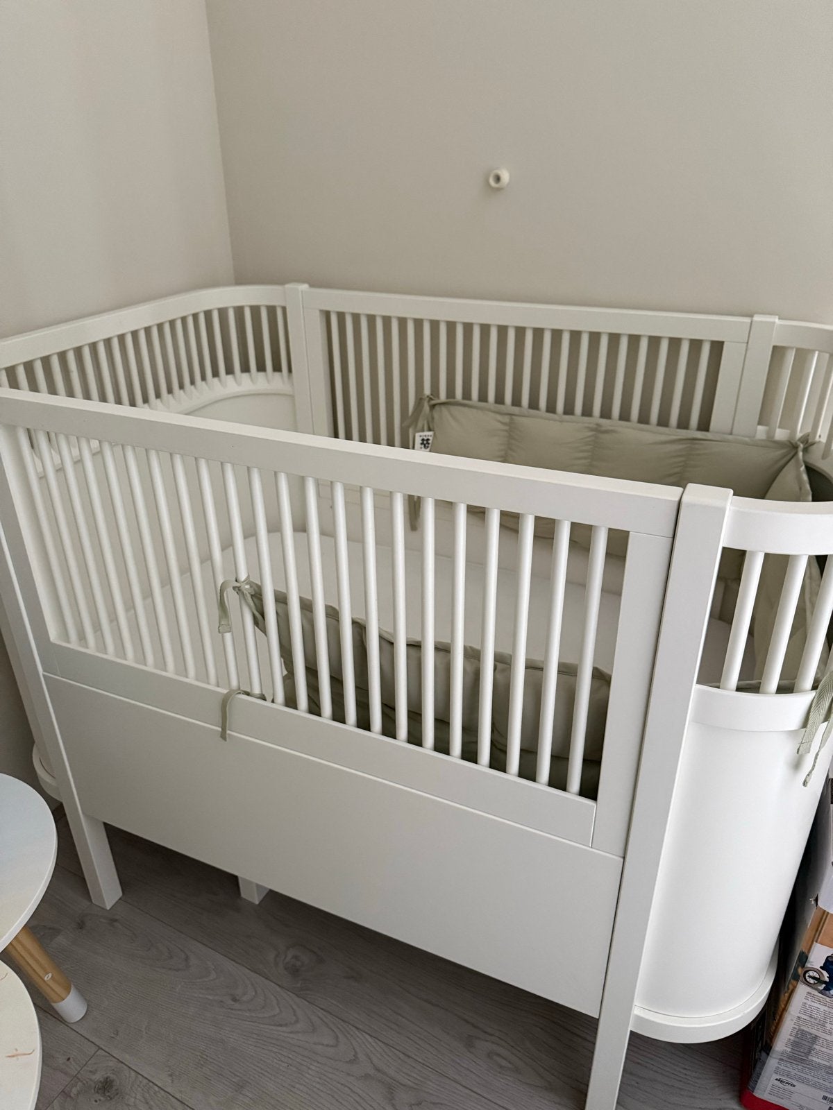 Prachtig wit Sebra-meegroeibed – zeer goede staat, Kinderen en Baby's, Ophalen, Zo goed als nieuw