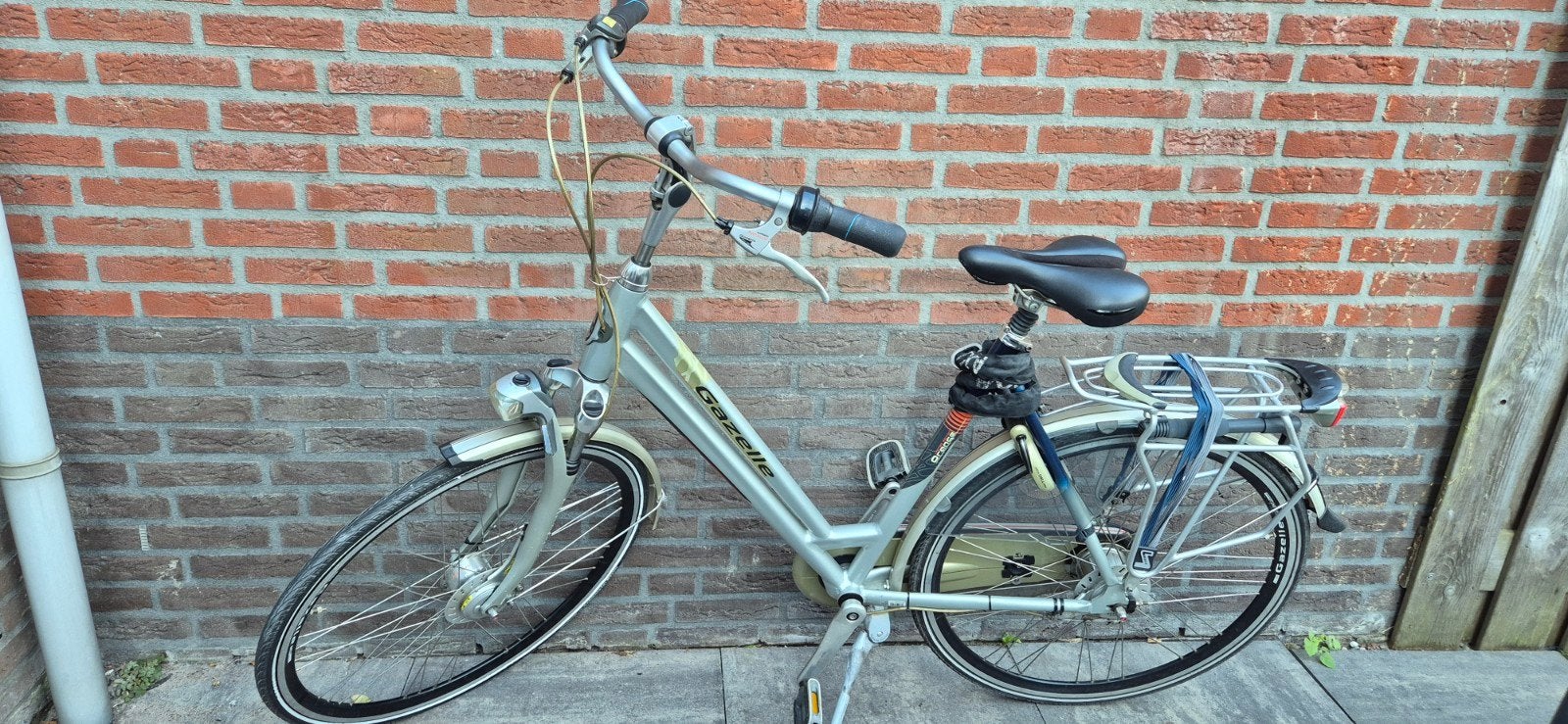 Gazelle Orange Limited Edition met kettingslot en fietspomp, Fietsen en Brommers, Fietsen | Dames | Damesfietsen, Ophalen, Gebruikt