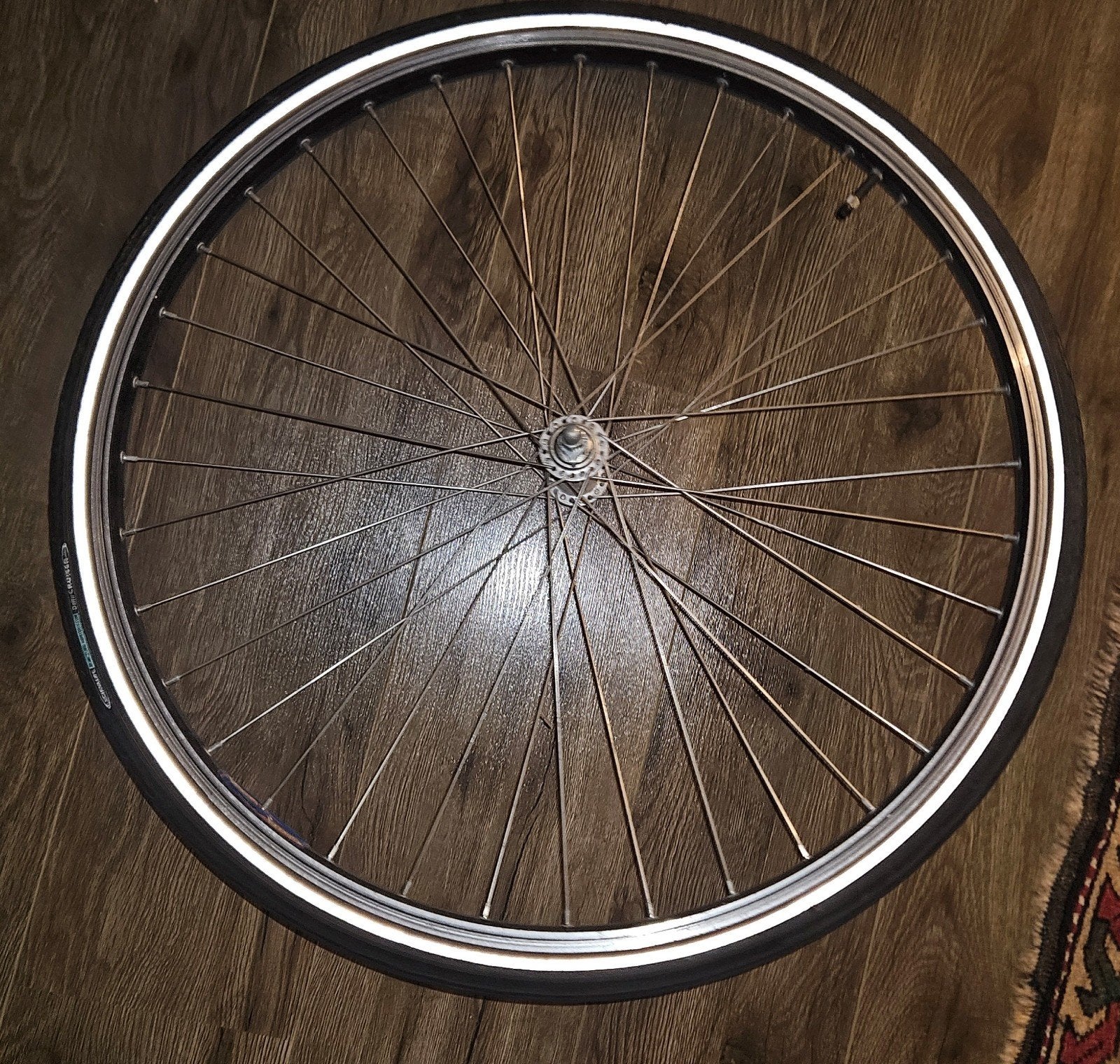 Fietswiel voorwiel 28 inch kaarsrecht, Fietsen en Brommers, Fietsonderdelen, Ophalen of Verzenden, Gebruikt, Band