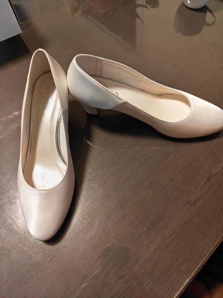 Avalia Grace pumps maat 41, Pumps, Beige, Avalia, Nieuw