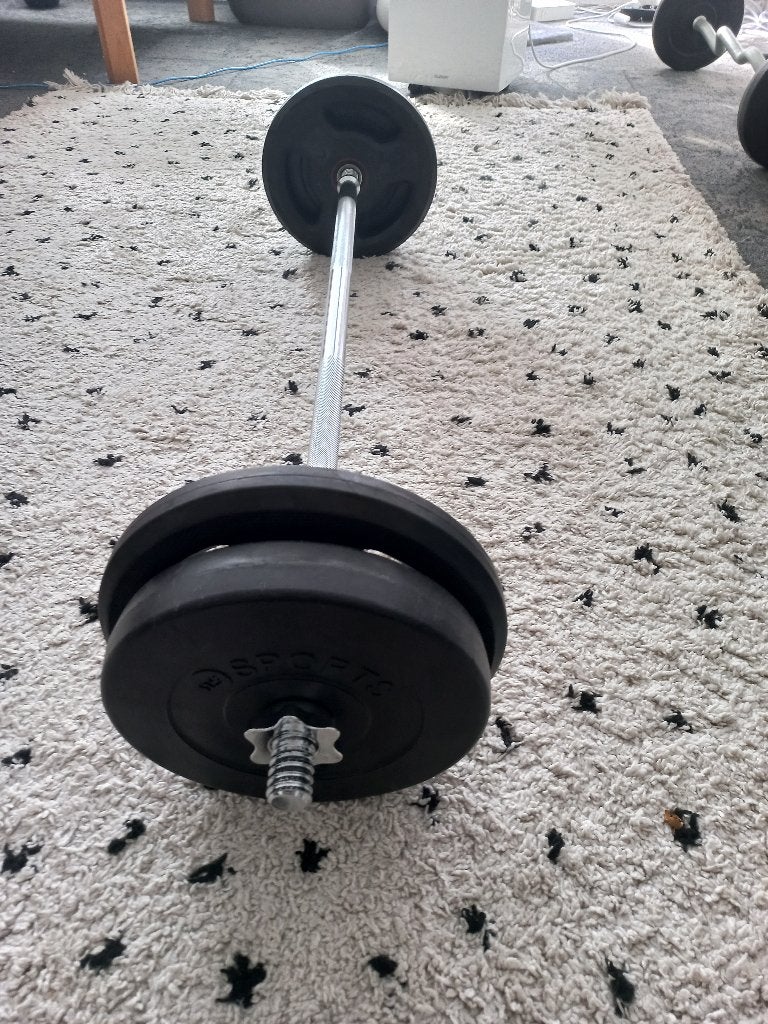 Halterstang 120 cm + 30 kg gewichten – €70, Sport en Fitness, Ophalen, Zo goed als nieuw, Rug, Halterstangen