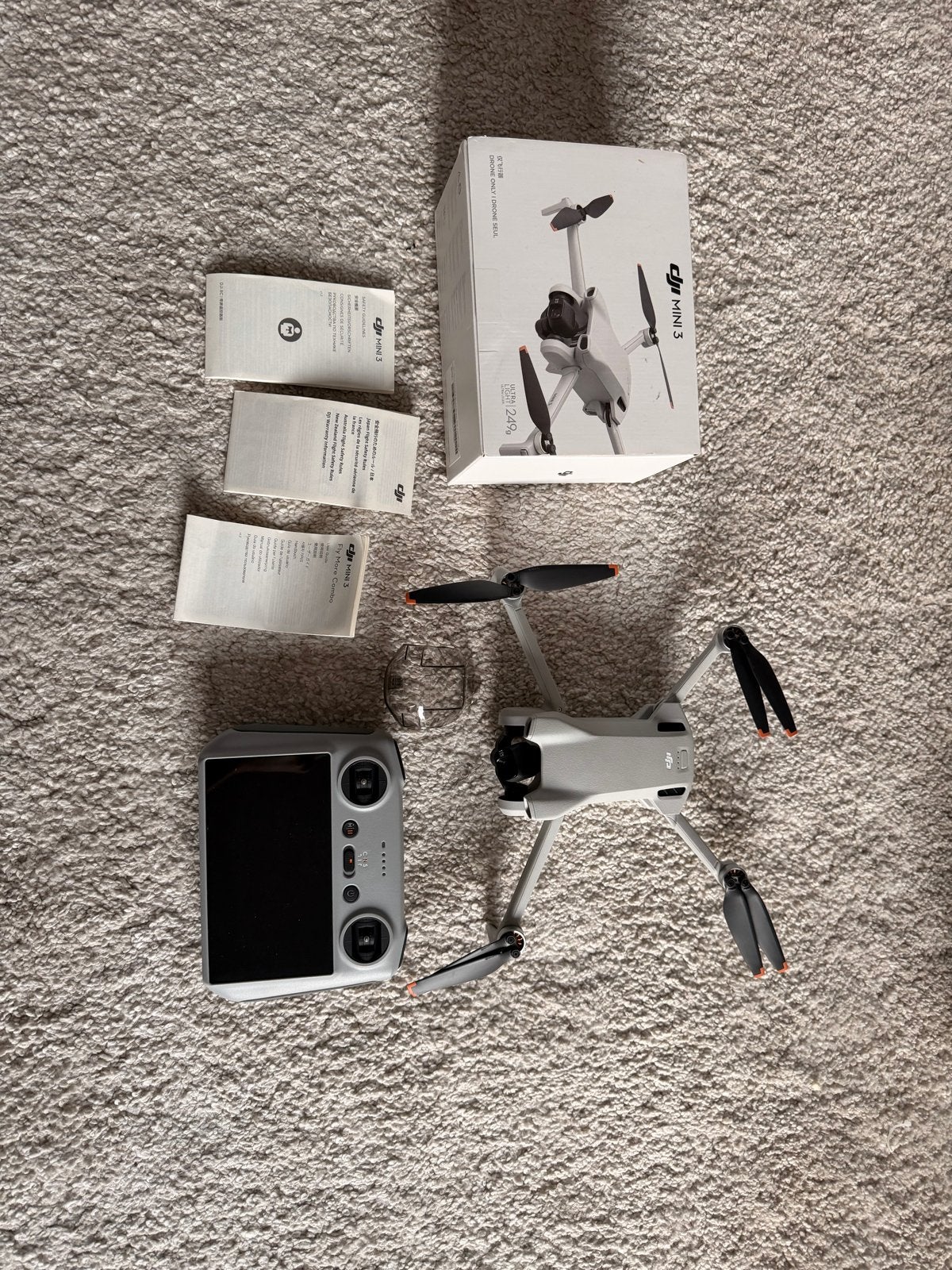 DJI Mini 3 drone met RC-controller en tas, 30 tot 45 minuten, Cameradrone, 5 tot 10 kilometer, Ophalen of Verzenden