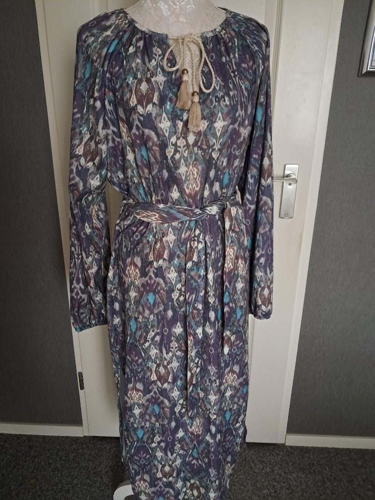 Jurk Revelation Kleur : Blauw Maat : L NIEUW  ., Kleding | Dames, Meerkleurig, Maat 42/44 (L), Nieuw, Ophalen of Verzenden