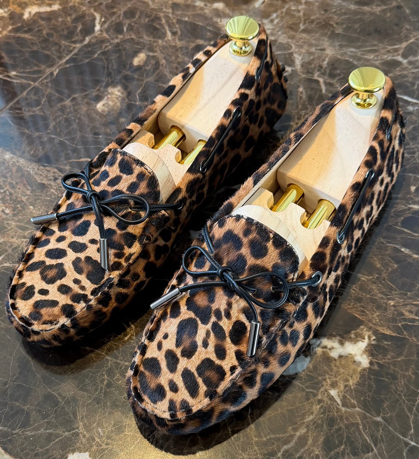 Tod's Gommino Loafers Driving Shoes Luipaard maat 37.5, Ophalen of Verzenden, Zo goed als nieuw, Bruin, Espadrilles of Moccasins
