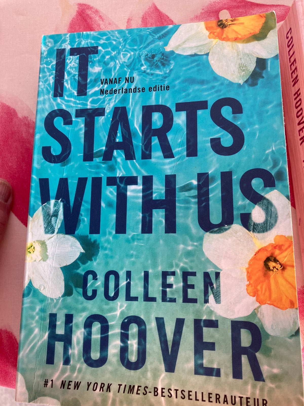 Colleen Hoover - It Starts With Us, Boeken, Ophalen of Verzenden, Gelezen, Colleen Hoover