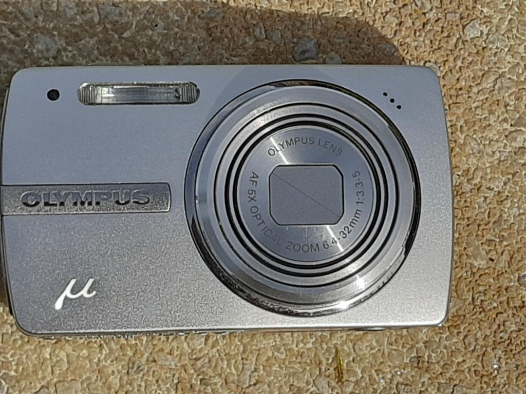 Mag weg voor een beetje.Olympus µ 820 (mju), Audio, Tv en Foto, Fotocamera's Digitaal, Compact, Ophalen of Verzenden, Zo goed als nieuw