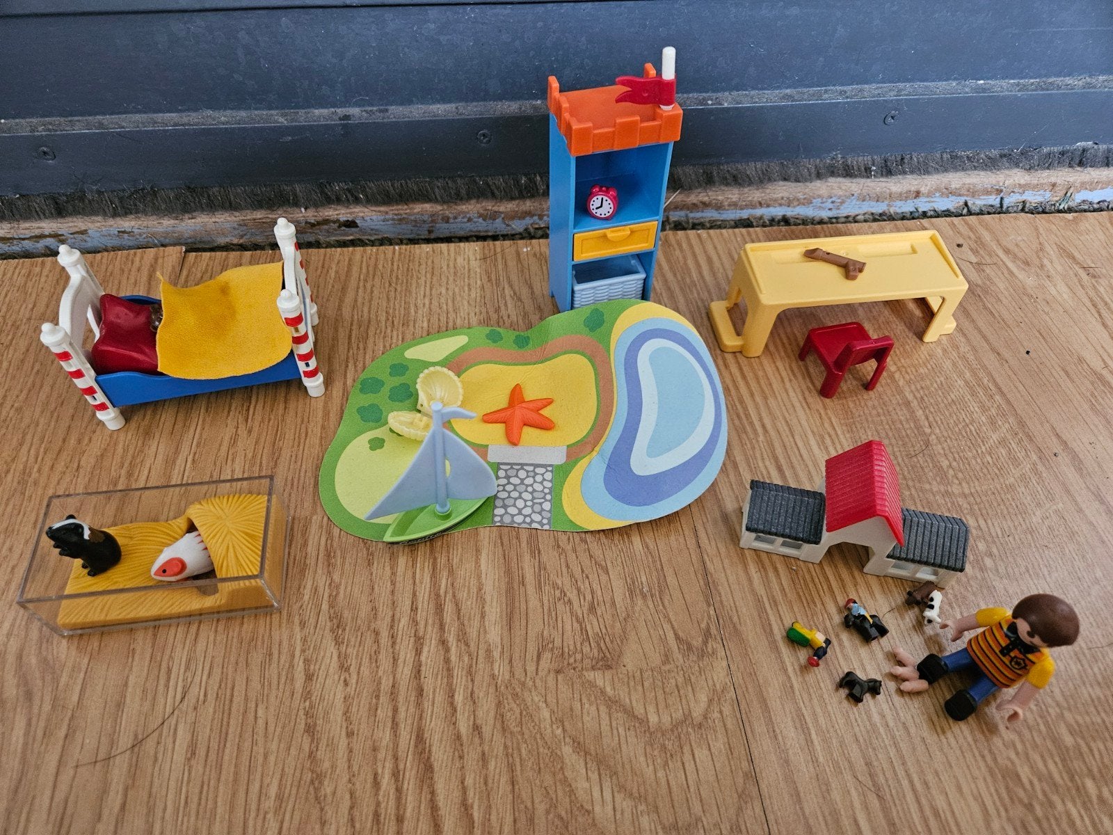 Playmobil Jongens slaapkamer speelgoed bureau bed cavia, Ophalen of Verzenden, Gebruikt, Complete set