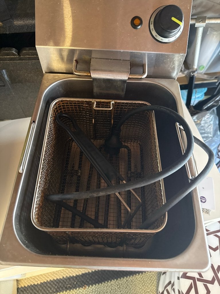 RVS friteuse 8 liter, half jaar gebruikt, 4 liter of meer, Ophalen, Gebruikt