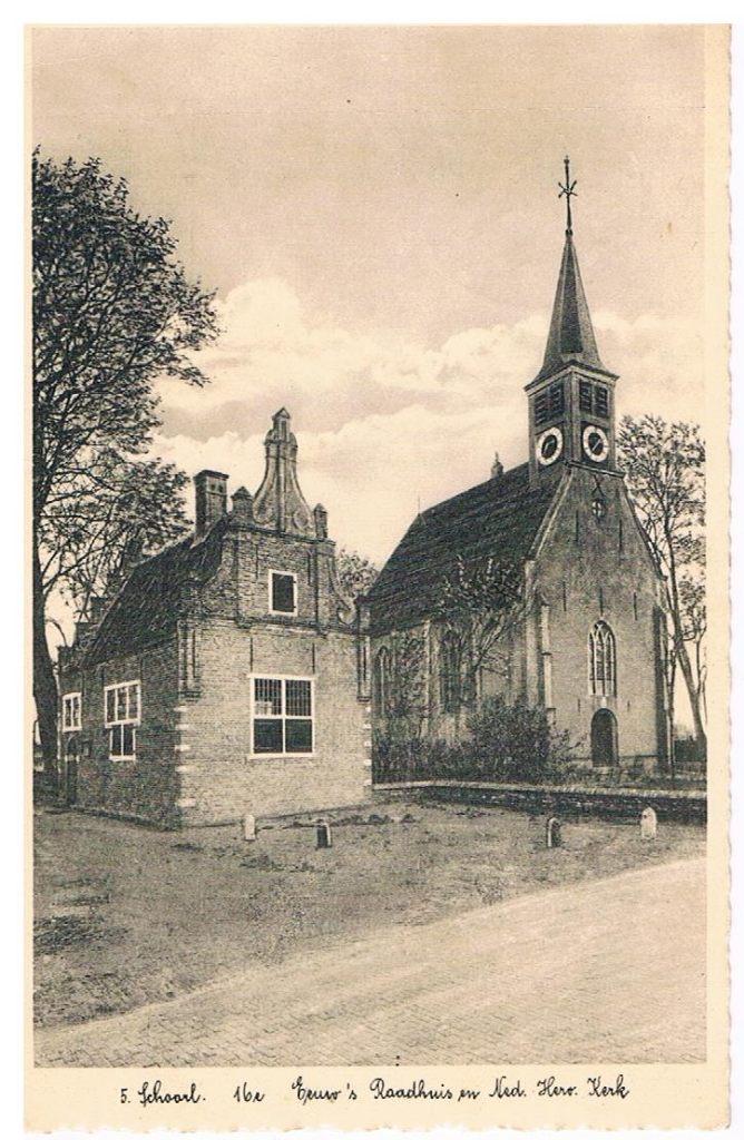 Schoorl, 16e eeuws Raadhuis en Ned. Herv. Kerk, Ophalen of Verzenden, 1920 tot 1940, Gelopen, Noord-Holland