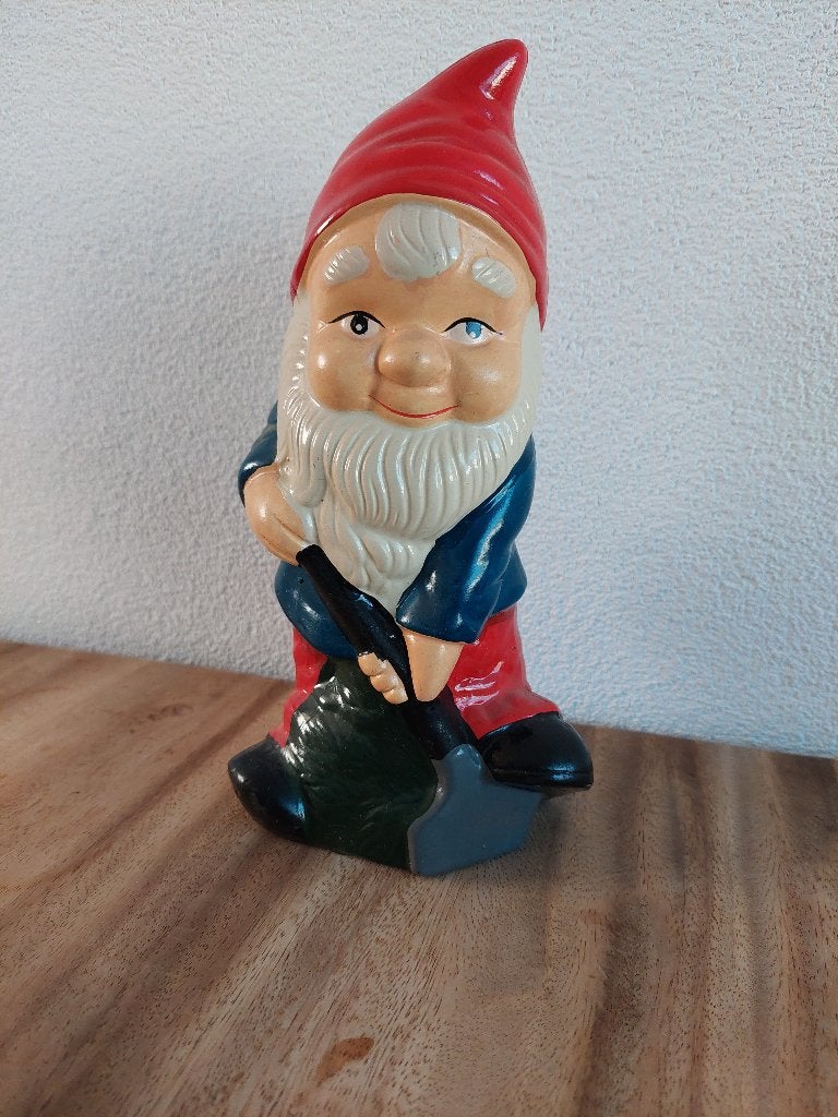 Vintage stenen Kabouter met schop, Ophalen of Verzenden, Zo goed als nieuw