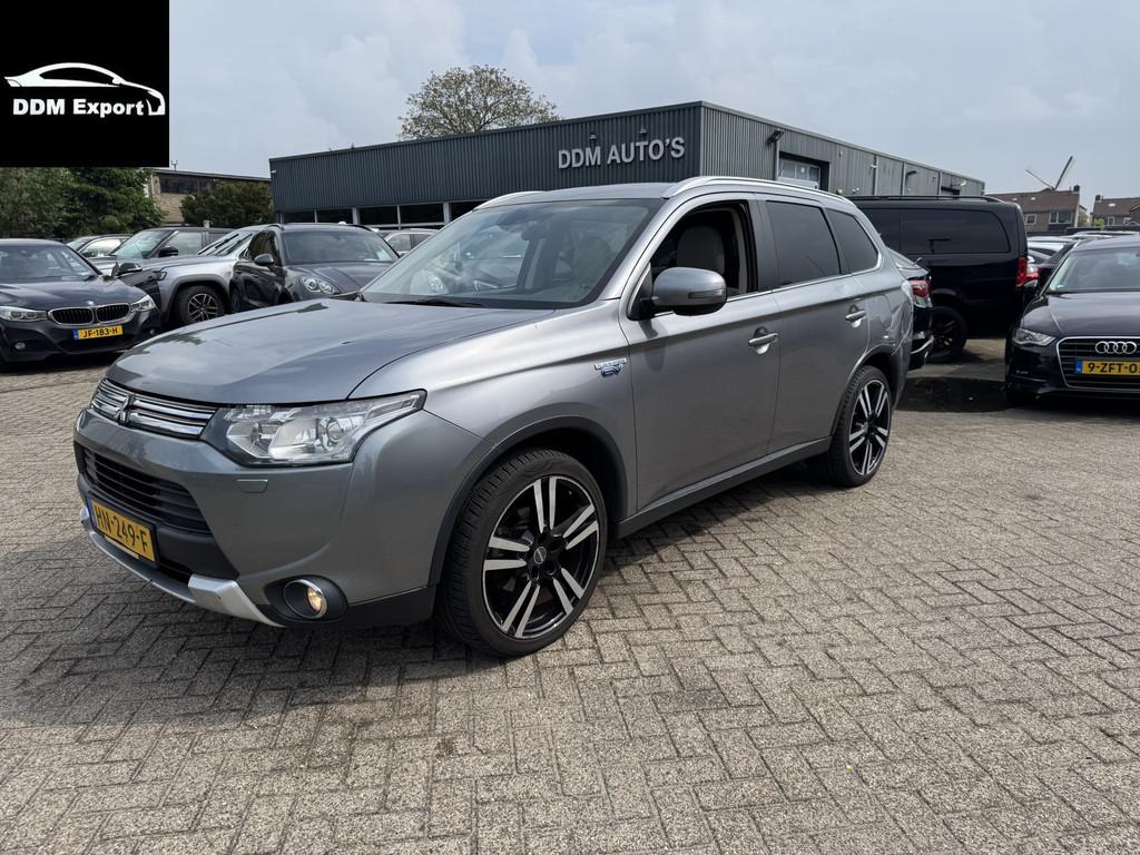 Mitsubishi Outlander 2.0 PHEV Executive Edition B (bj 2015), Automaat, 1998 cc, Euro 6, 4 cilinders