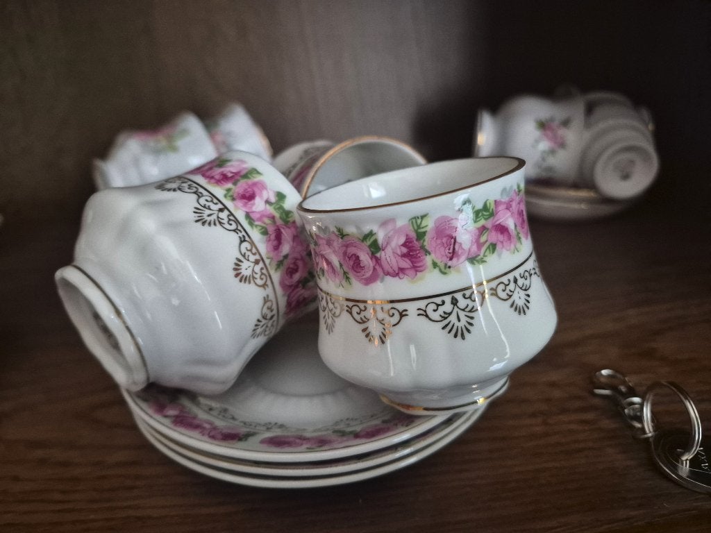 Kop en schotels, Ophalen